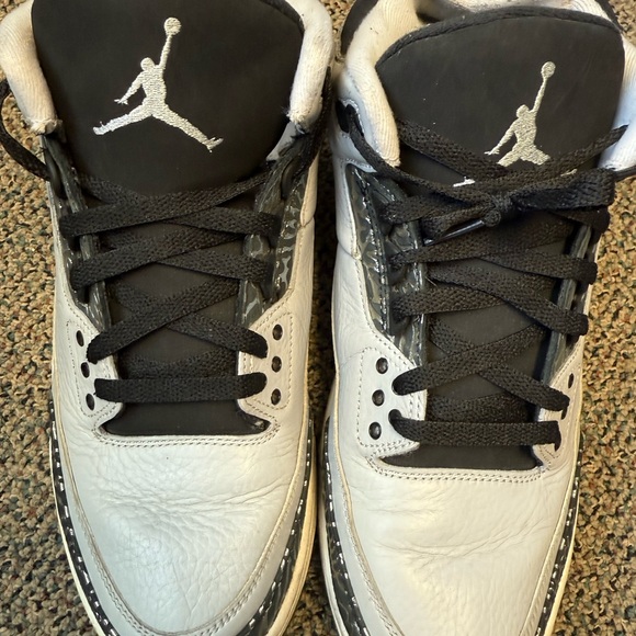 Jordan 3 Wolf Gray - and Black Sneakers - Picture 9 of 9